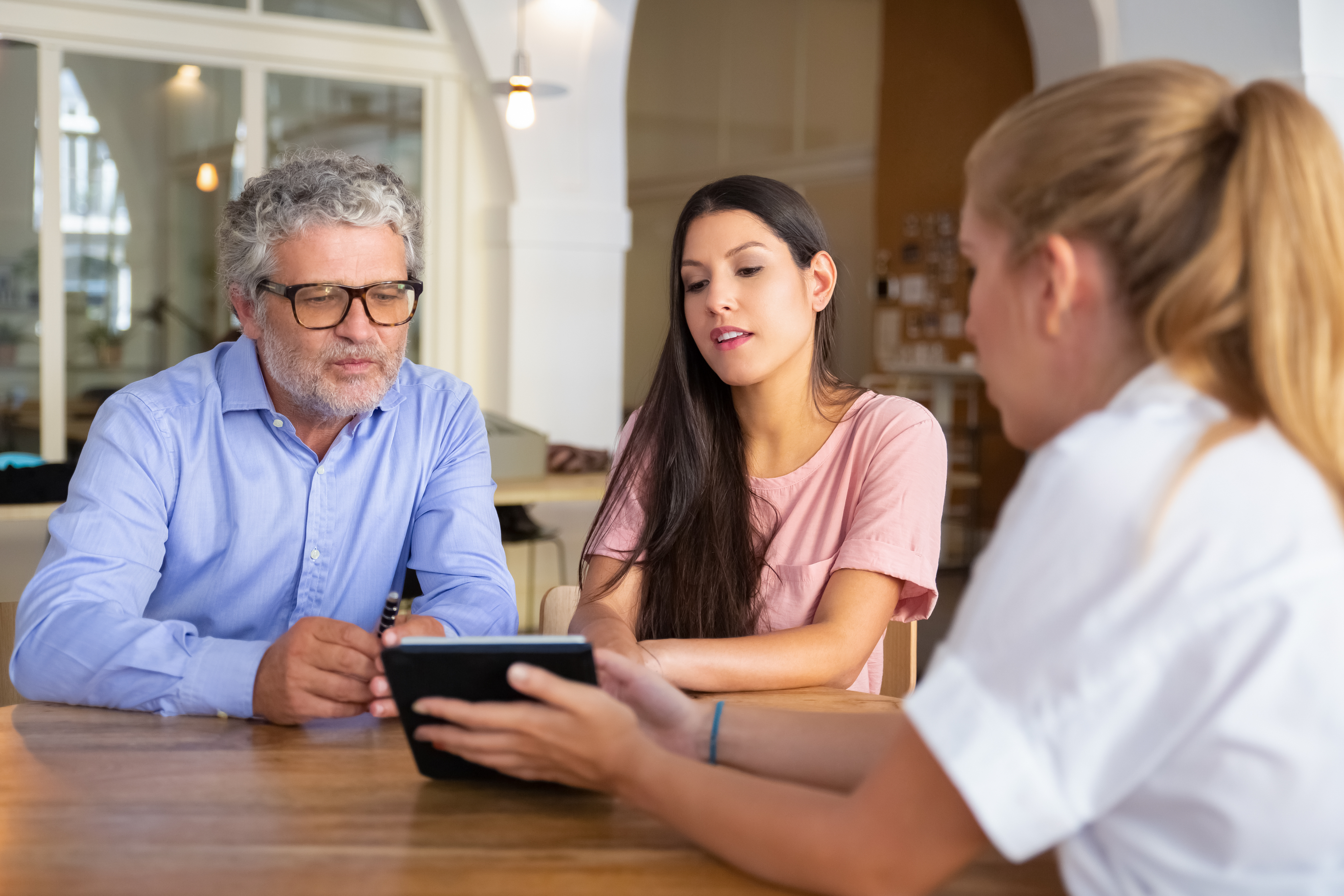 الأسئلة الشائعة